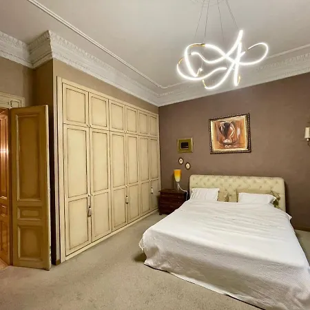 Dorcol Mansion 3br At Center