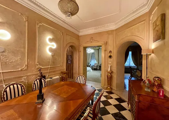 Dorcol Mansion 3br At Center